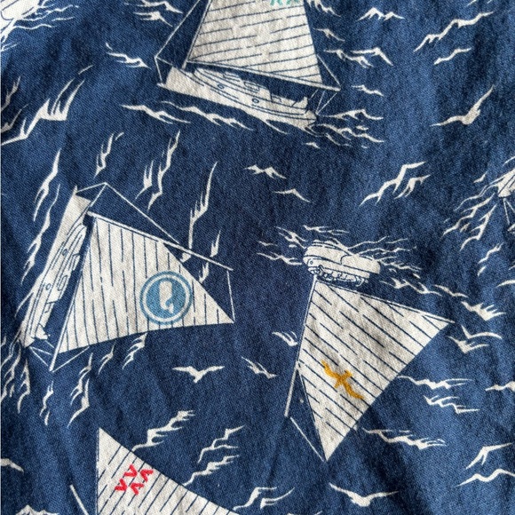 Vineyard Vines Men's Blue Sailboat Pattern Shirt size XL - Picture 3 of 4